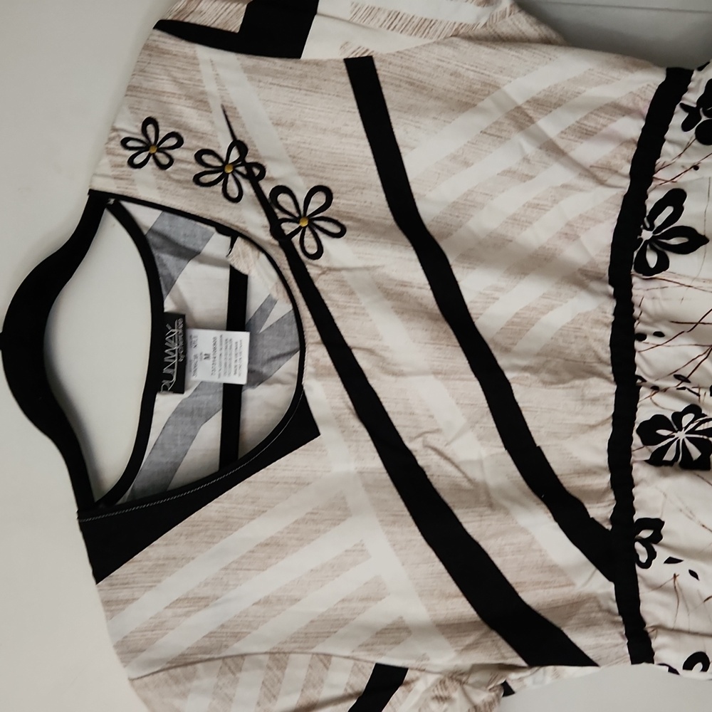 Scrub top - Picture 3 of 5